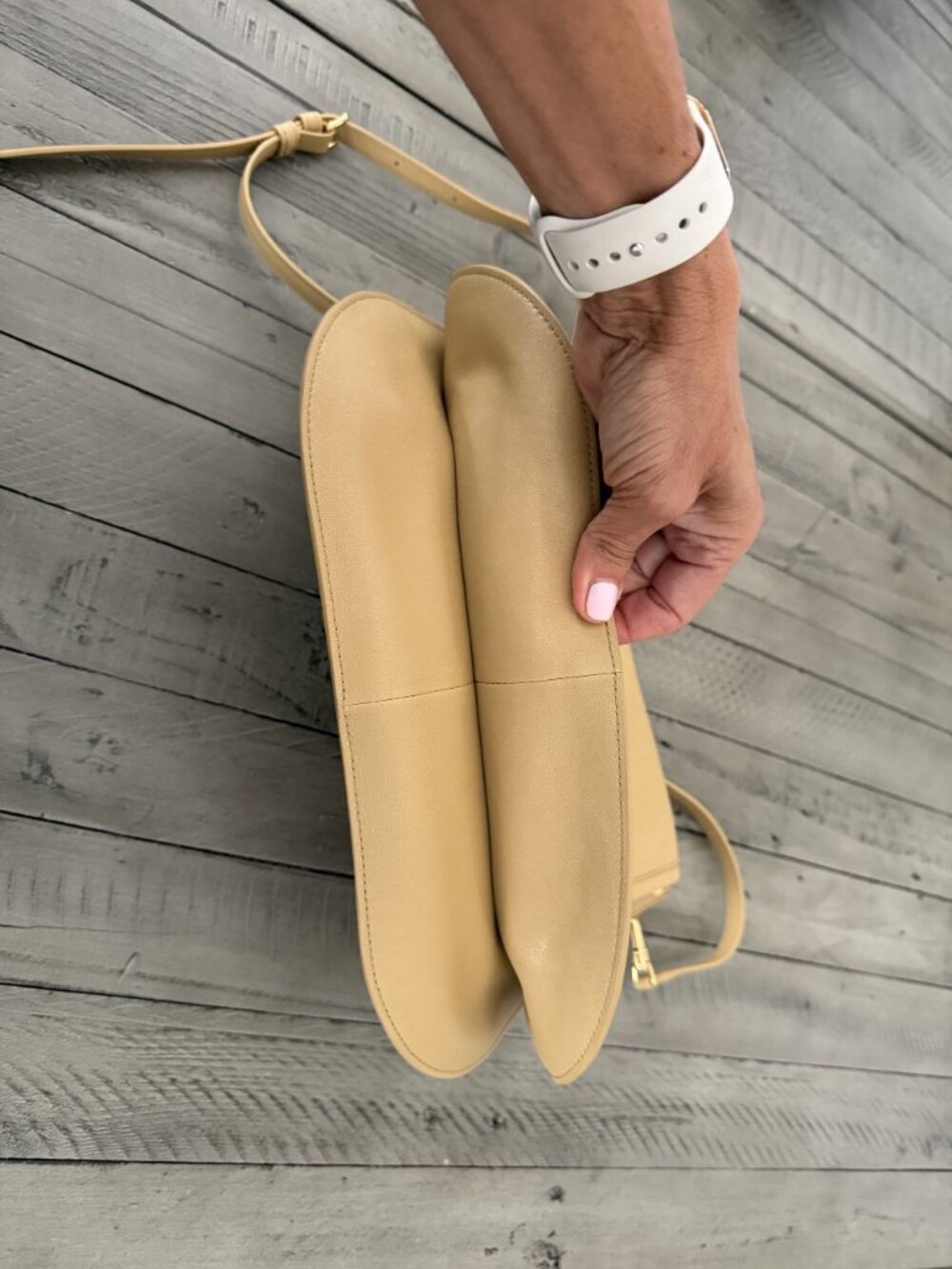 New in Box Celine SOFT TRIOMPHE BESACE IN SUPPLE BEIGE LAMBSKIN - Picture 12 of 16